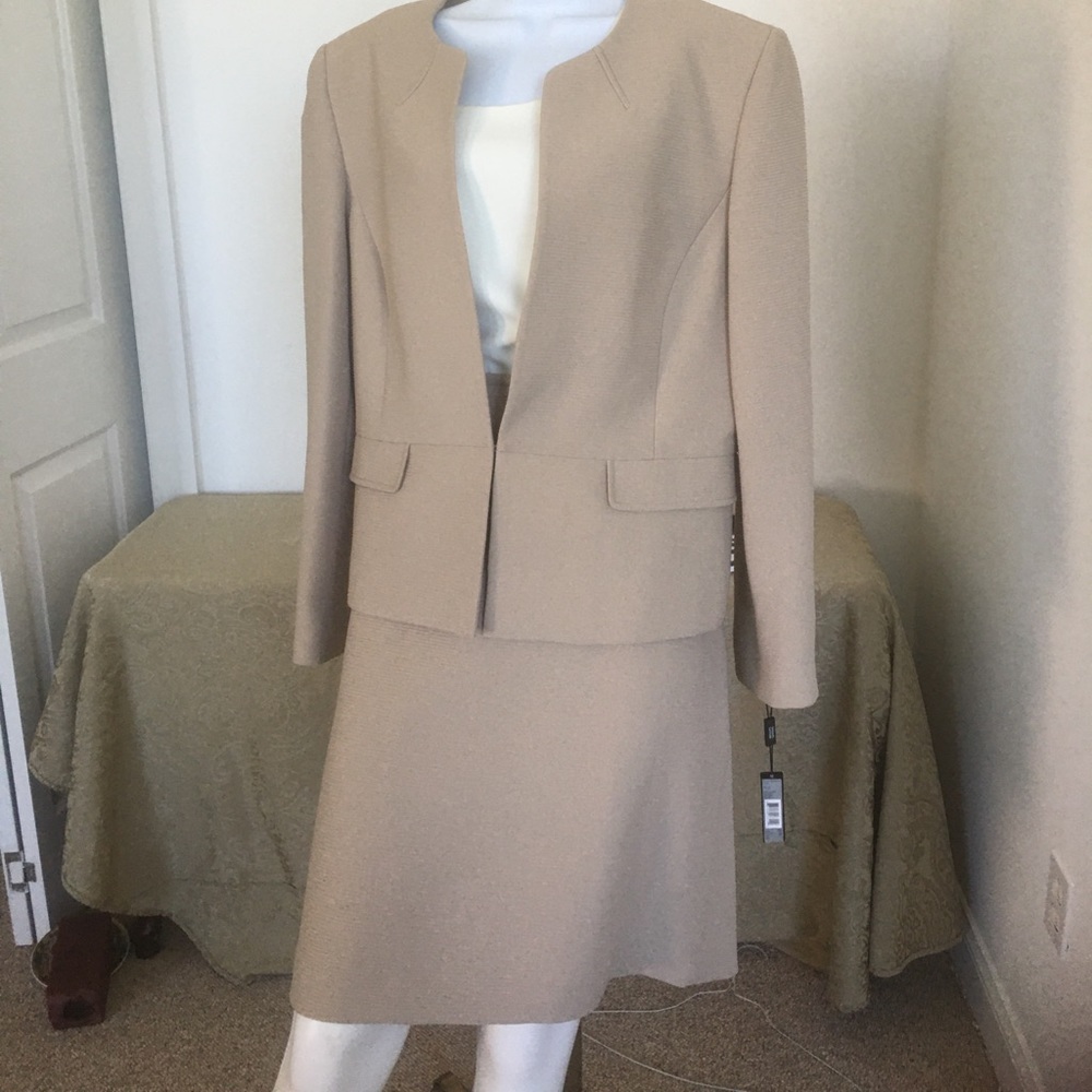 New 2 piece Skirt Set  .